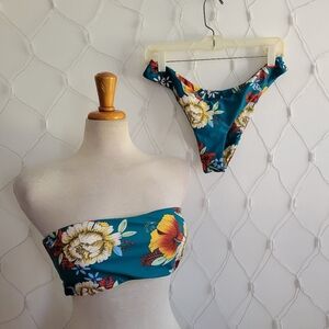 Zaful (2 Piece) Bikini Swimsuit / Dark Green Floral / Top 6 Bottom 8